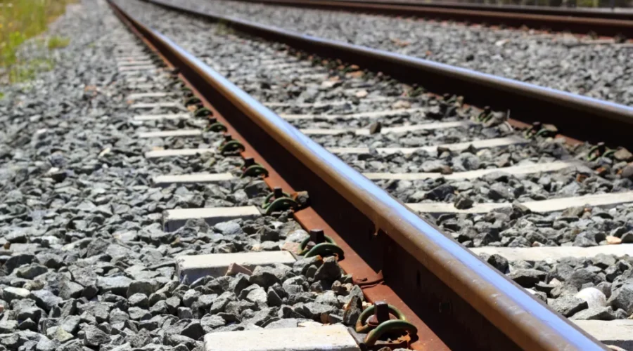 Feds steps in to end railway work stoppage