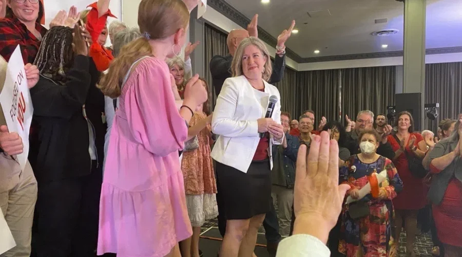 Liberal majority, Holt first female N.B. premier