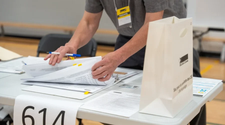 Canadians to elect next federal government on Monday