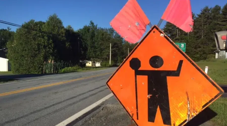 Lane closure on West Main traffic circle