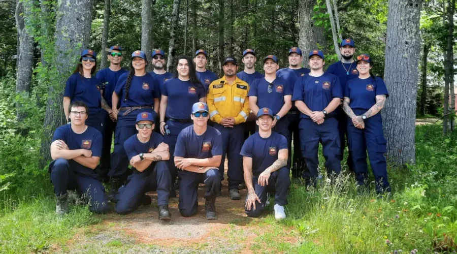 Indigenous firefighting crews head to Alberta