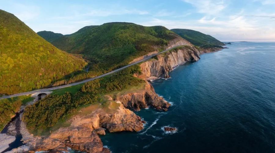 N.B. man airlifted to hospital after crash on Cabot Trail