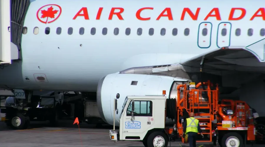 Air Canada flight attendants walk off job