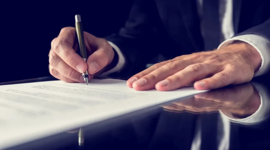 Lawyers and province reach tentative deal