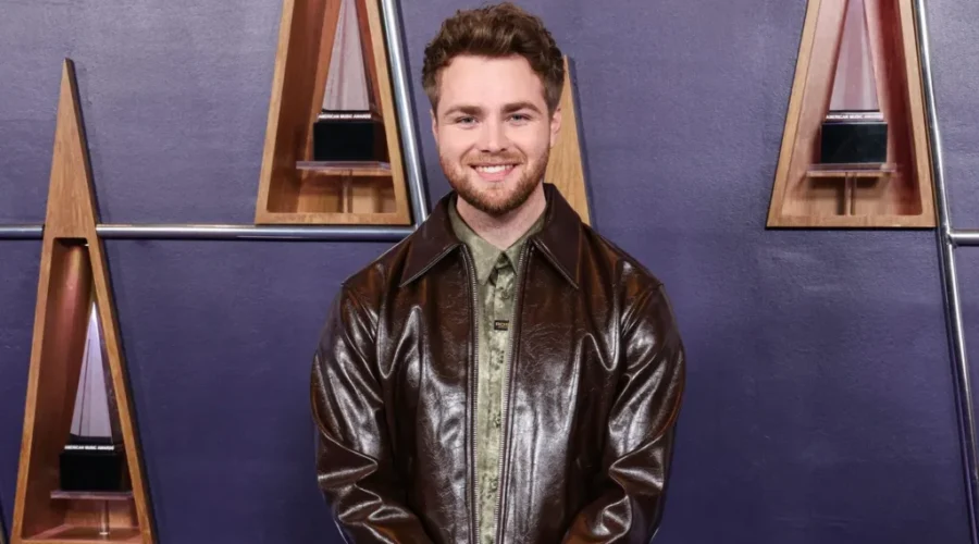 Alex Warren says he did not drop Sommo Festival for different gig