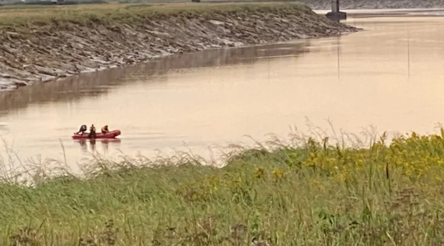 Firefighters training on Petitcodiac River