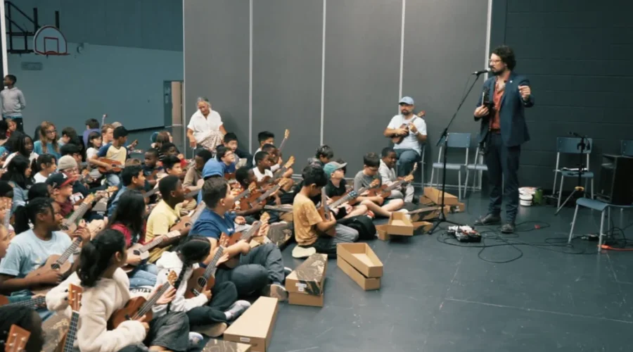 Ukulele Voyage program debuts in four Anglophone East schools