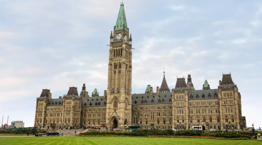 Liberal government survives first confidence vote on 2025 Budget