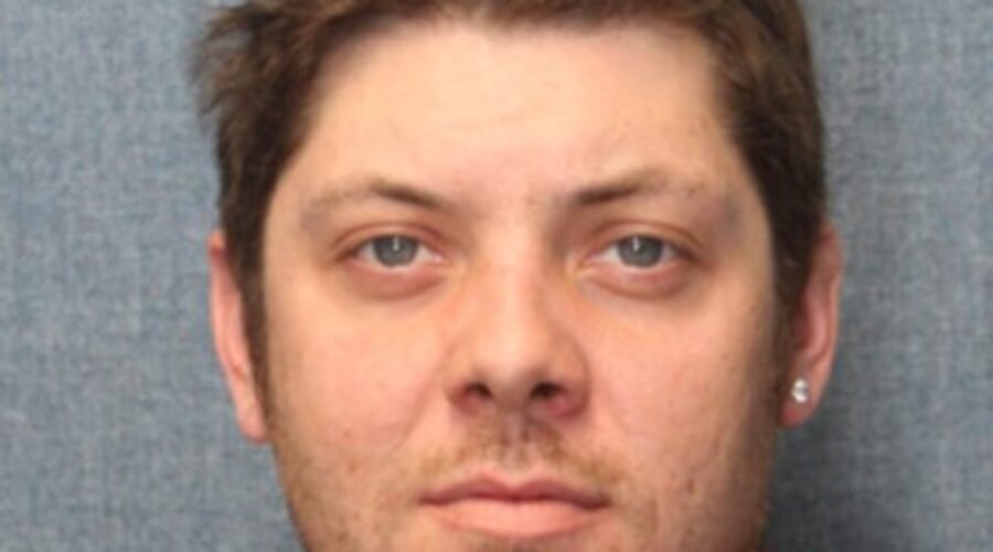 RCMP searching for man wanted on warrant