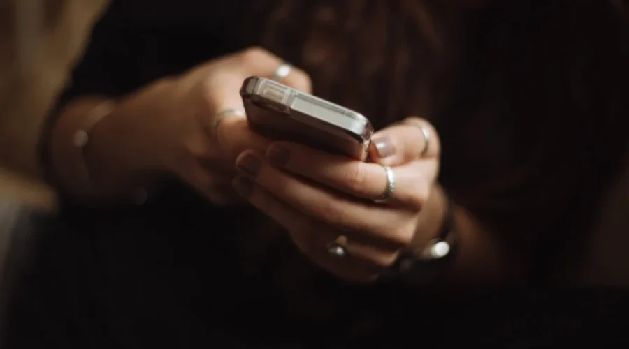 Demand on the rise for overnight support from Kids Help Phone